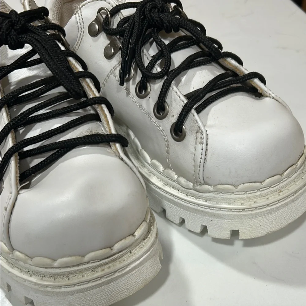 Vintage Y2K Chunky Platform Soda White Sneakers with Black Laces